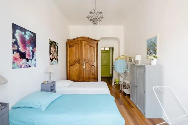 Chambre Chez L'Habitant, Calme, 10 Mins De La Plage, Douche Et Wc Privatifs Nice Séjour chez l'habitant