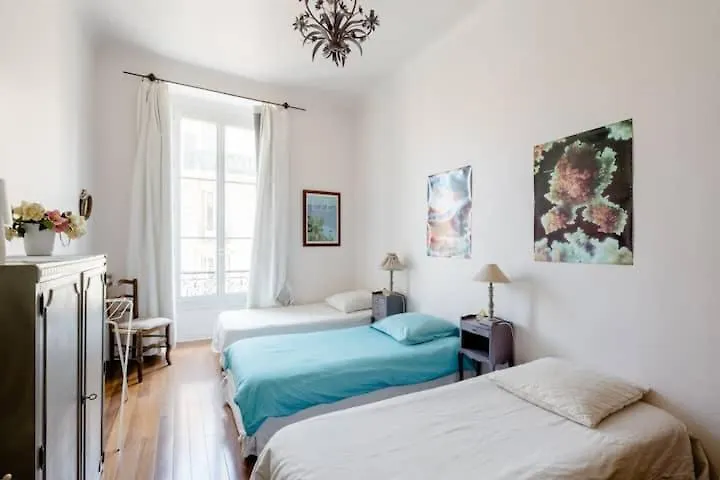 בית אירוח ניס Chambre Chez L'Habitant, Calme, 10 Mins De La Plage, Douche Et Wc Privatifs