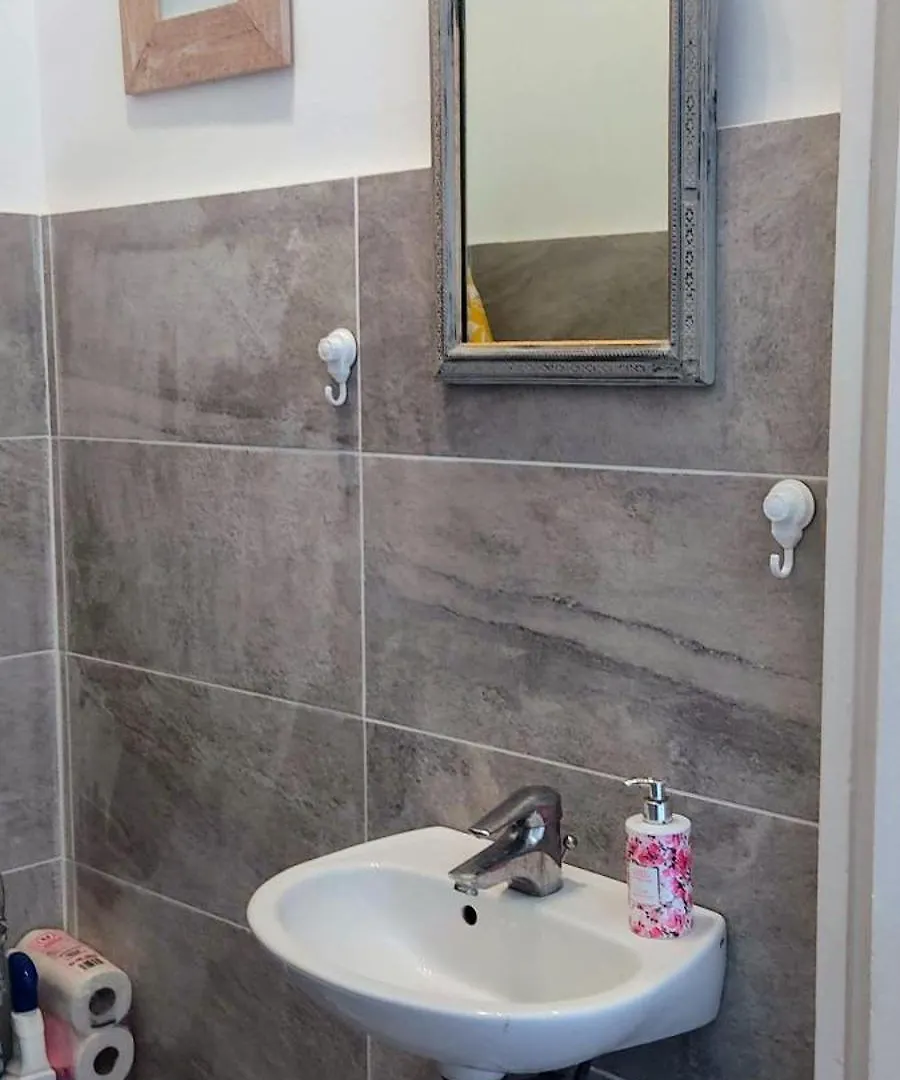 ניס Chambre Chez L'Habitant, Calme, 10 Mins De La Plage, Douche Et Wc Privatifs